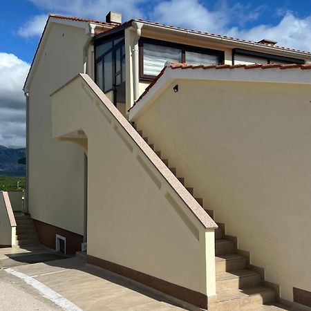 Ela I Gabi Apartment Omišalj Exterior foto