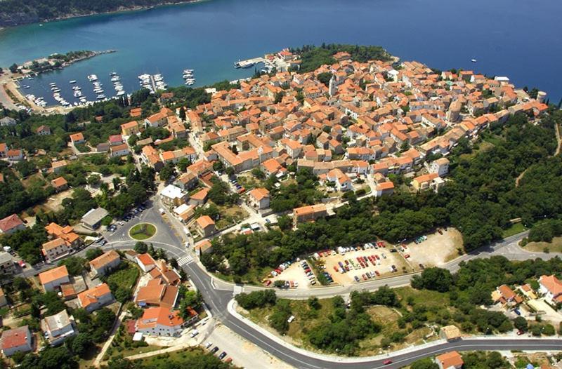 Ela I Gabi Apartment Omišalj Exterior foto