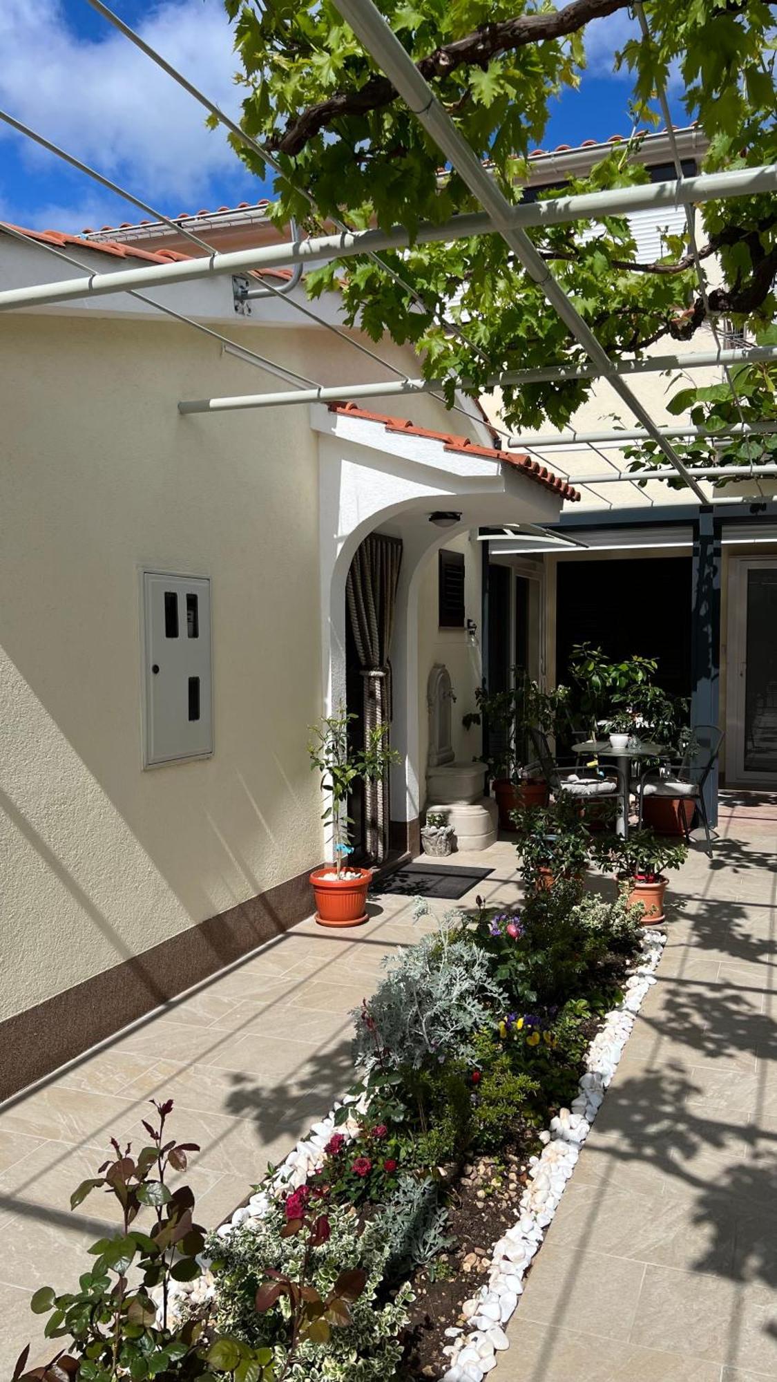 Ela I Gabi Apartment Omišalj Exterior foto